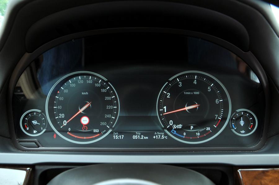  BMW 750iL 2013 года  (фото 25 из 96)